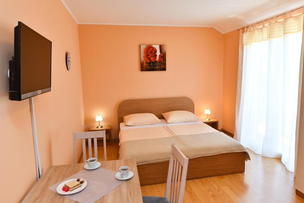 Apartments Villa Miranda โวดีเซ ภายนอก รูปภาพ