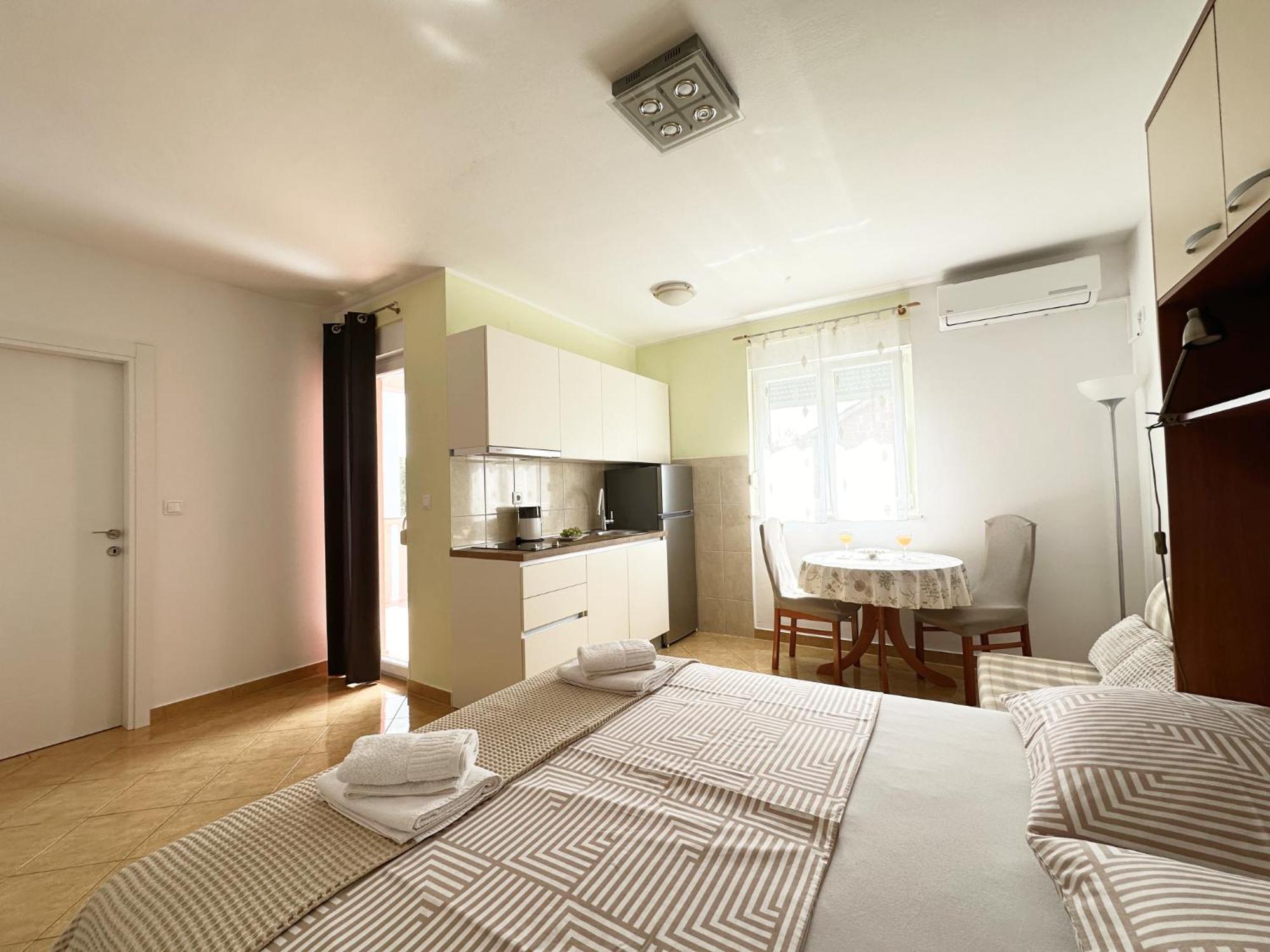 Apartments Villa Miranda โวดีเซ ภายนอก รูปภาพ